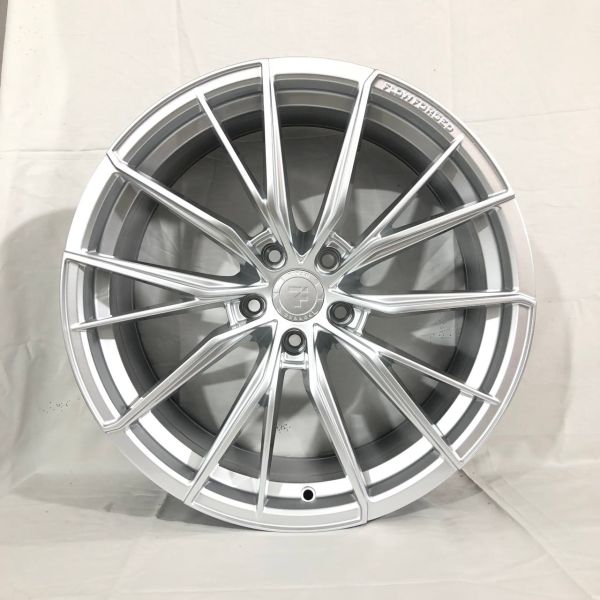 F9828 R19 9,5J ET35	5X112	66.6	HYPER SILVER