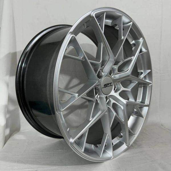 F9795 R19 9,5J ET35	5X112	66,6	PLATINUM SILVER