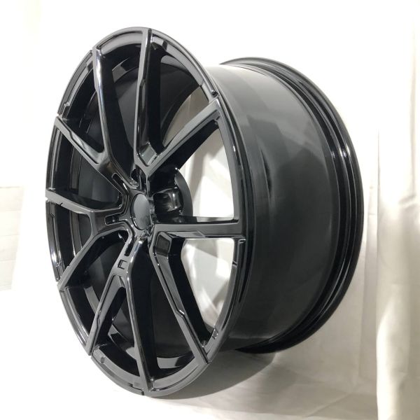 F9746 R19 8,5J ET35	5X120	72,6 Gloss Black