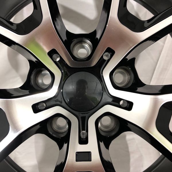 F9746 R19 9,5J ET40	5X120	72,6 Black  Machined Face