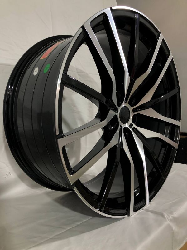 B373F R22 10J ET35	5X112	66,6	BLACK MACHINED