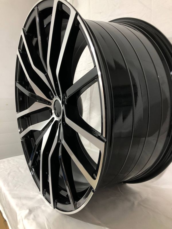 B373F R22 10J ET35	5X112	66,6	BLACK MACHINED