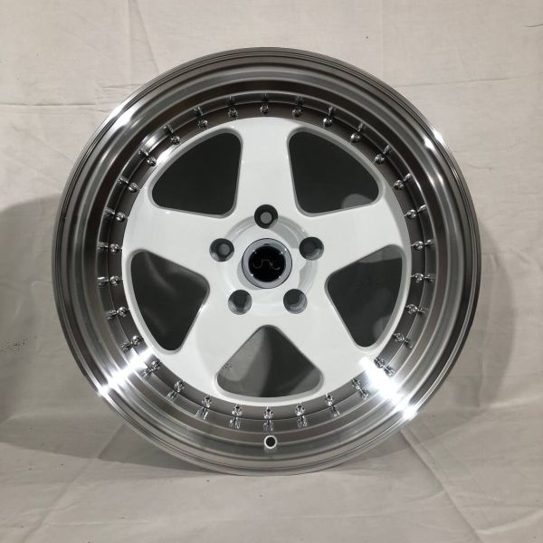 536	R18 9J ET20	5x120	72,6	white/pl