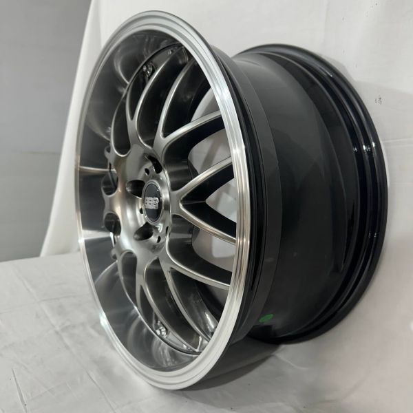 RK0230 R18 8J 5x114,3 ET38	73,1 	Hyper Black Polish Lip