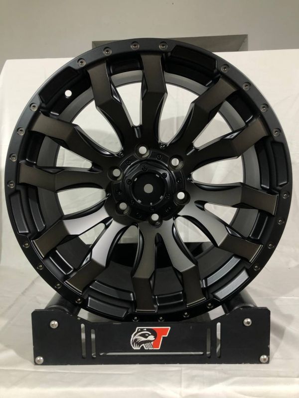 0215 Fuel Blitz R18 8,5J 6x139,7 ET15 Dia 93,1 Black MF+Satin Gunmetal Varnish