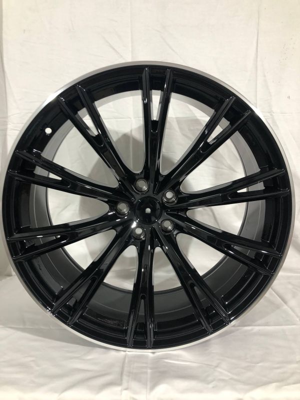 1111 214 R21 9J	5x112 ET30	66,5 	Glossy Black Machine Lip + Powder Coating