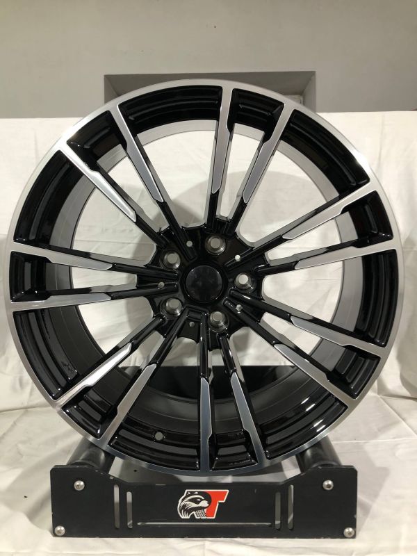 543 7050 BMW M5 R20 8,5J 5x120	ET35 ЦО72,6 Black Machined Face