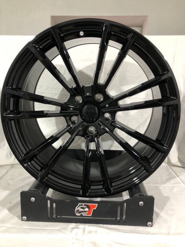 543 7050 BMW M5 R20 8,5J 5x120	ET35 ЦО 72,6 Black