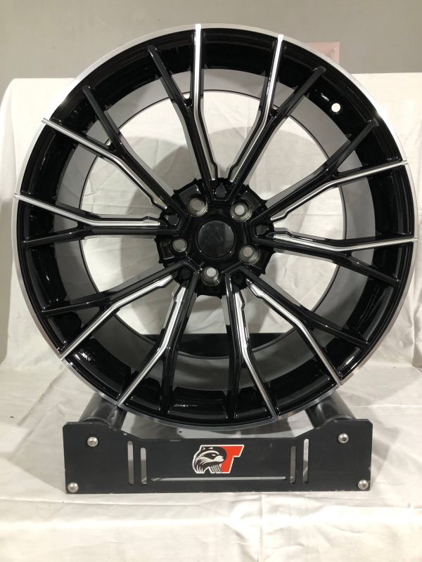 0220 R20 8,5J 5x112 ET25 66,6 	Gloss black machined and milled