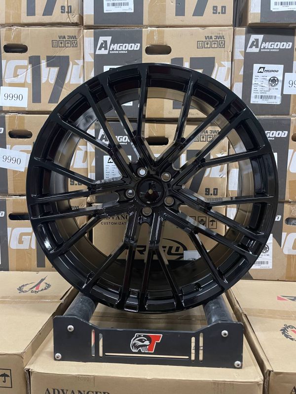 FB808 R22 9,5J	ET26	5X112	66,45	Gloss Black