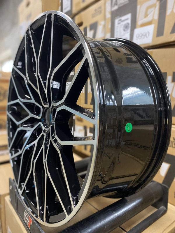 FA755 R20 9,5J ET37	5X112 66,6 BLACK MACHINED