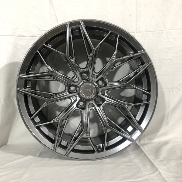 F8796 R18 8J ET35 5X114,3	73,1	Hyper Black
