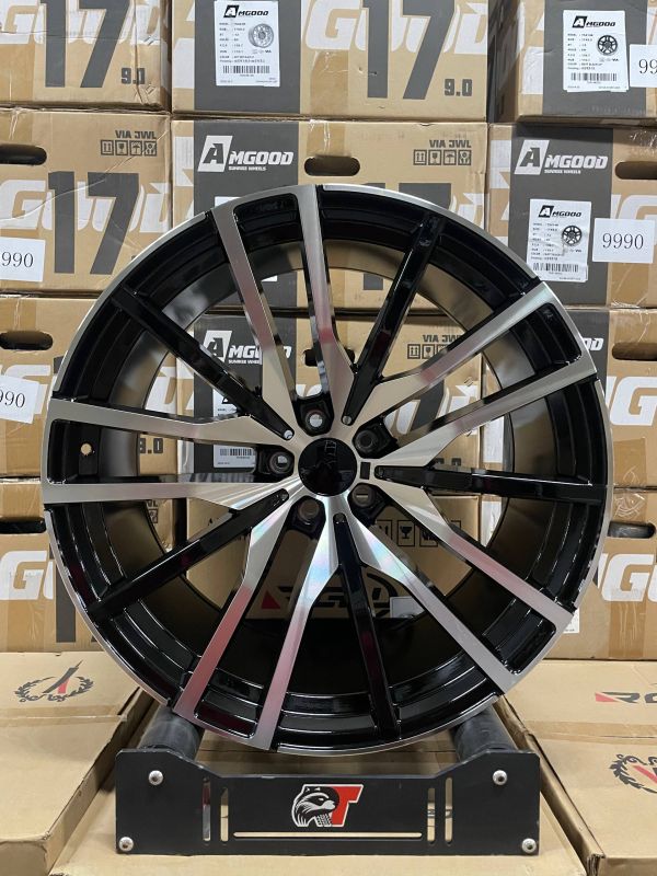 B373R R22 11J ET40	5x112	66,6	BLACK MACHINED FACE