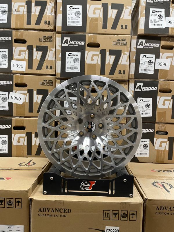 ЛЕВЫЙ 0106 R18 8,5J 5X113 ( 5x112 / 5x114,3 ) ET40 73,1 silver machined face