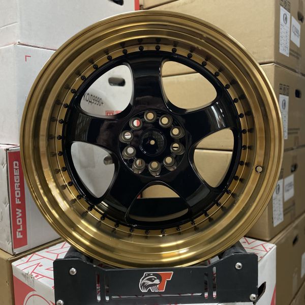KS089 R19 10,5J 5x114,3 / 5x120 ET22	74,1 	Gloss Black/copper lip ( black rivets)