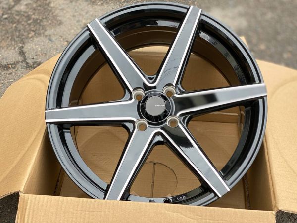 6093 R18 8,5J 5x114,3 ET33 73,1 	GBM