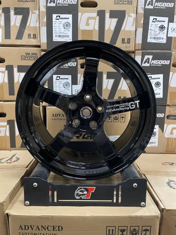 ZS019 R18 9,5J 5x112 / 5x114,3	ET38 73,1 Black