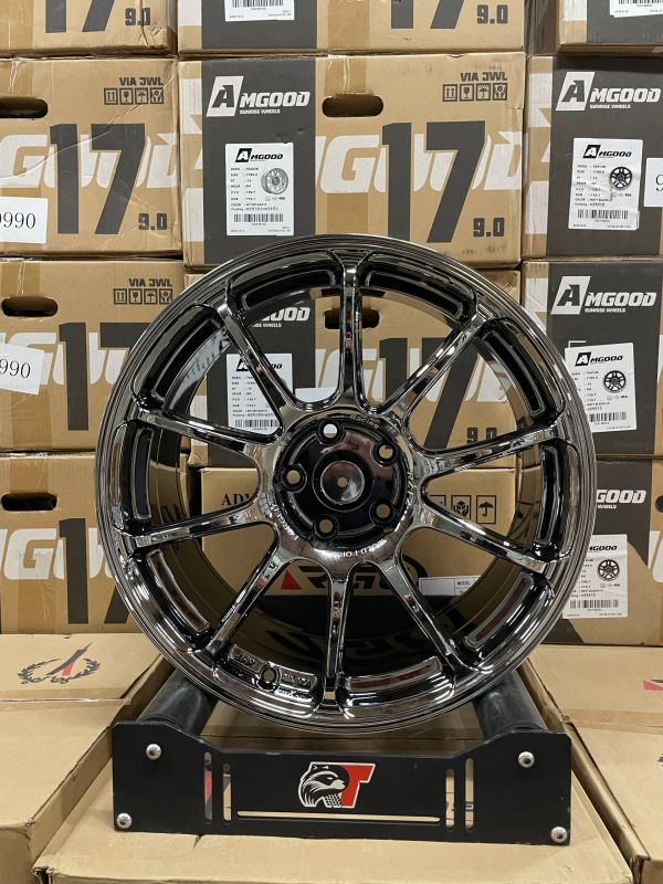 F8688 R18 8,5J ET22	 5x114,3	73,1	Black Chrome