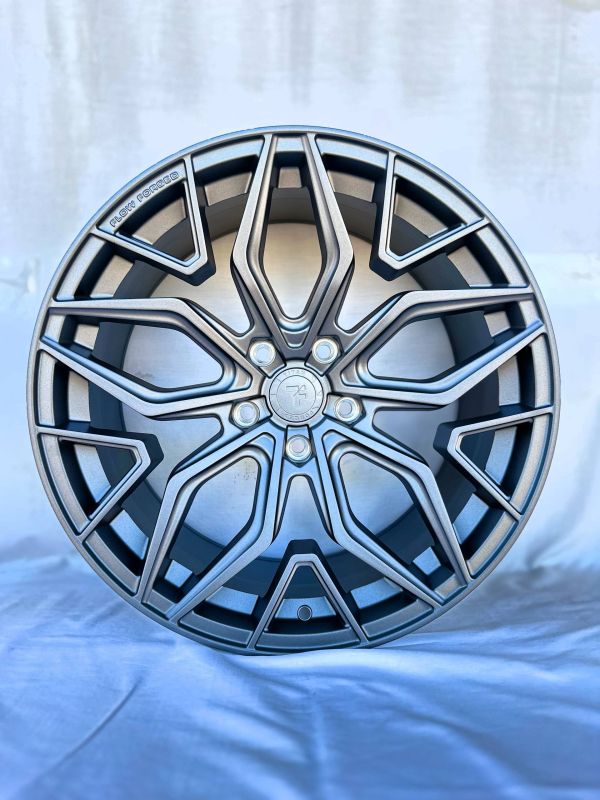 F9753 R19 9,5J ET35	5x120	72,6	Matte Gunmetal