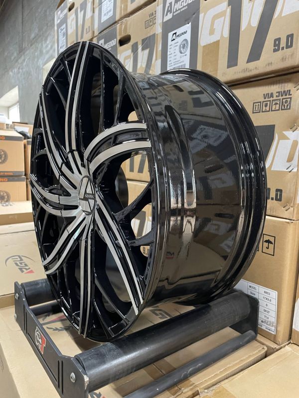 FA682 R20 8,5J ET35 5x114,3 / 5x120	74.1	Gloss Black & Machined