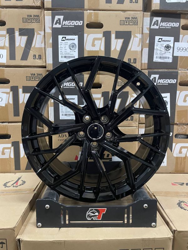 F9760 R19 8,5J ET32	5x112	66.6	GLOSS BLACK