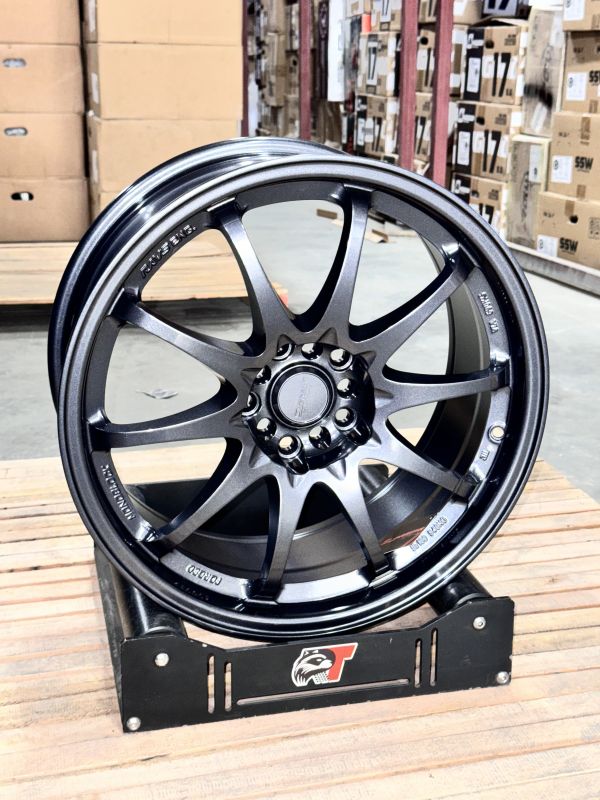 F8245 R18 8,5J ET40 5x108 / 5x114,3	73.1	Silver Machine Face/Lip