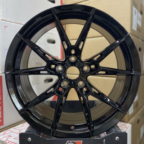 XF050 R19 8,5J	ET30	5x120 72,56	BLACK