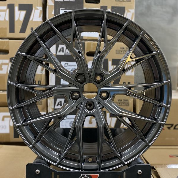 XF015 R20 8,5J	ET35	5x114.3	73,1	HB