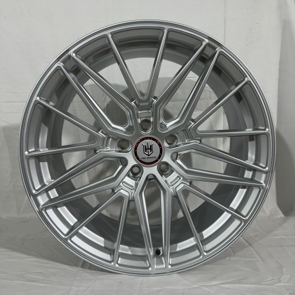 7018 R19 8,5J ET35	5x112	66,5 Silver