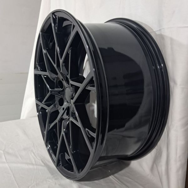 0245 R20 8,5J 5X112	ET25	66,6 	BLACK