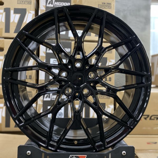 FA755 R20 9,5J ET37	5X112	66.6	Gloss Black