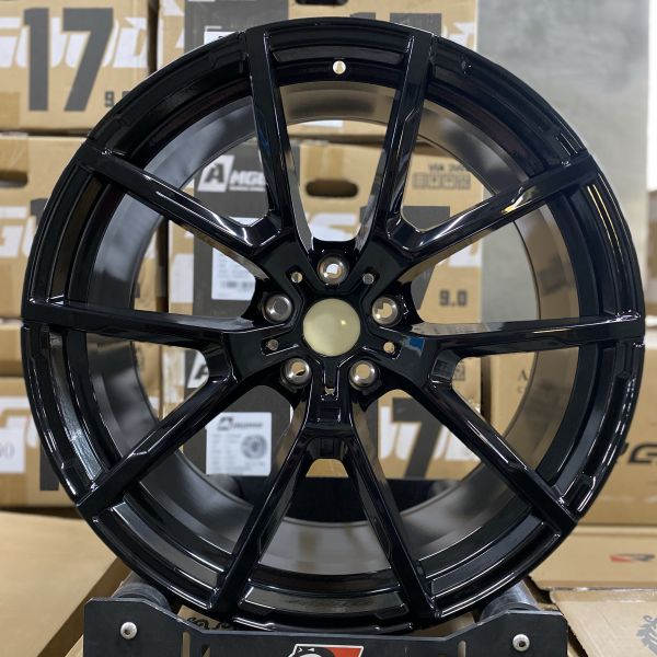 F9746 BMW R20 8,5J	ET26 5X112	66.6 Gloss Black
