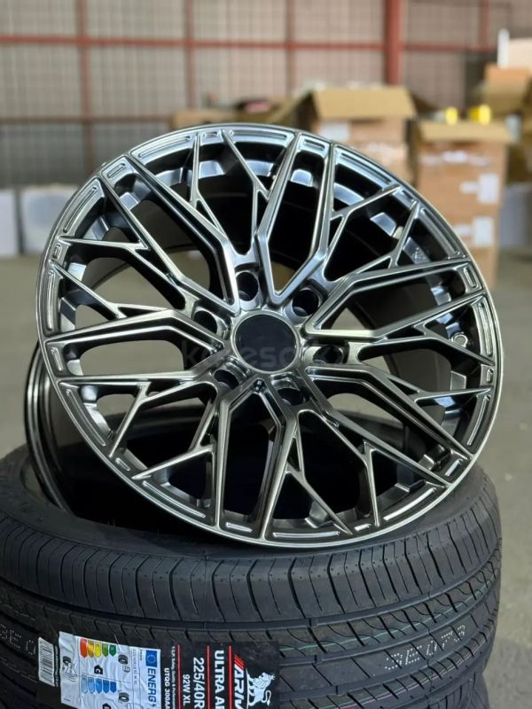 8684 R18 9J	ET15 6x139,7 ЦО 106.2 Hyper Black