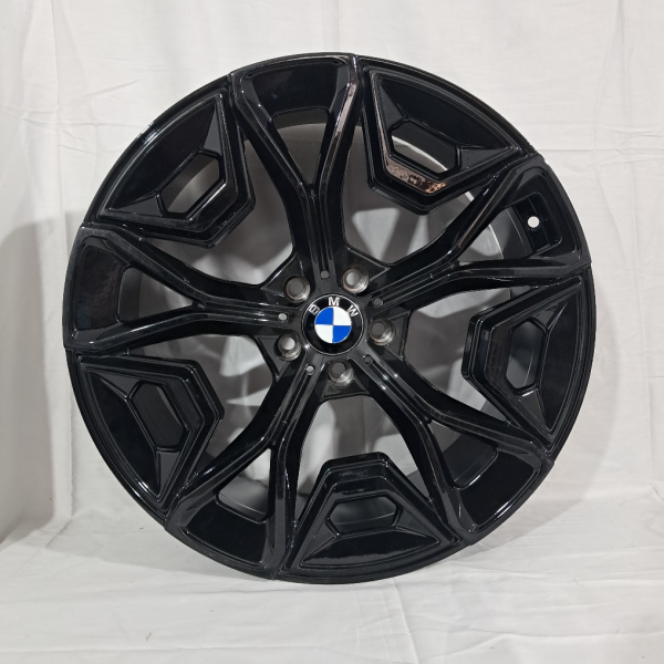 YF5670	R20 9,5J 5x112 ET38 ЦО 66,6 	GLOSS BLACK