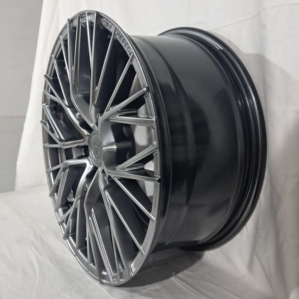 F9829 R19 8,5J 5x120 ET30 ЦО72.6 HYPER BLACK