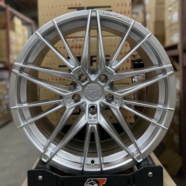 F9830 R19 8,5 5x114.3 ET38 ЦО73.1 HYPER SILVER