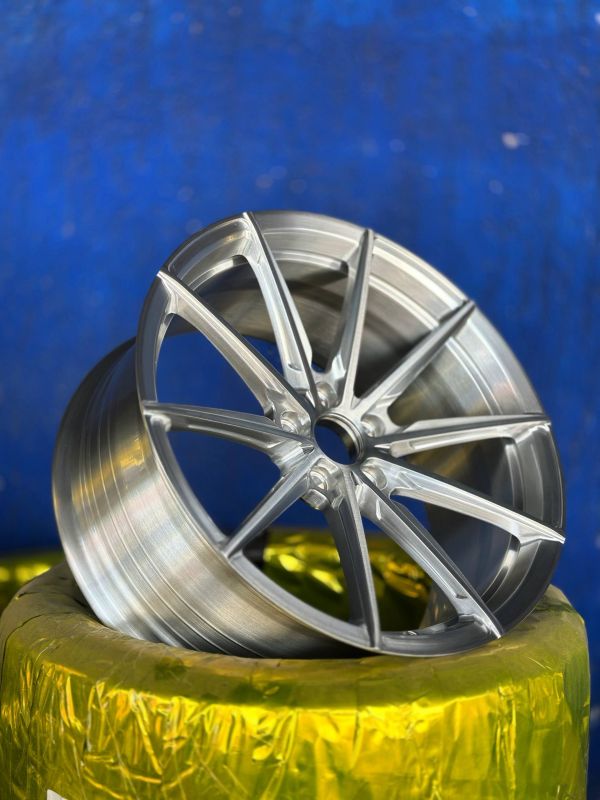 VELIX-X2	Forged	R19 8,5J	5x112	ET22	66,56	brushed silver