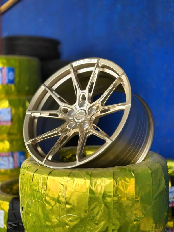 VELIX-X1	Forged	R19 9,5J	5x112	ET34	66,56	MATTE GOLD
