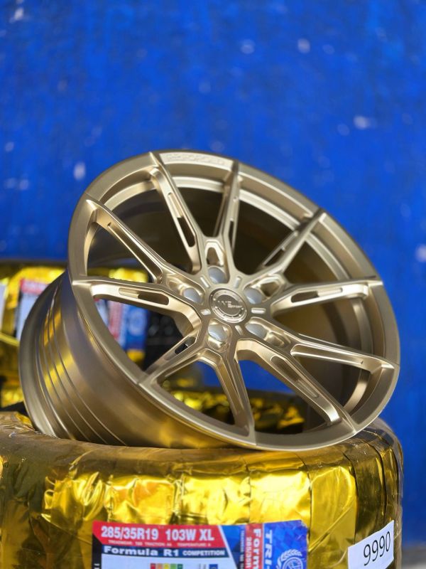 VELIX-X1	Forged	R19 8,5J	5x112	ET22	66,56	MATTE GOLD