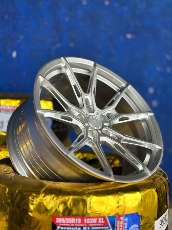 VELIX-X1	Forged	R19 8,5J	5x112	ET22	66,56	silver