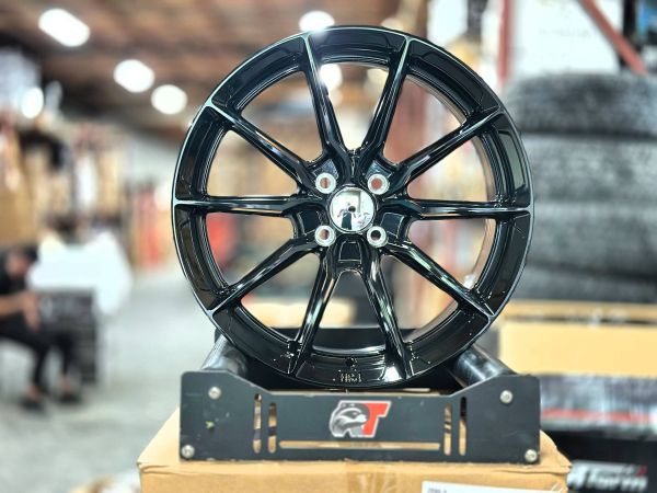 XF066	R17 7,5J	ET35	73,1	4x100	BLACK