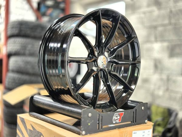 XF066	R17 7,5J	ET35	73,1	4x100	BLACK
