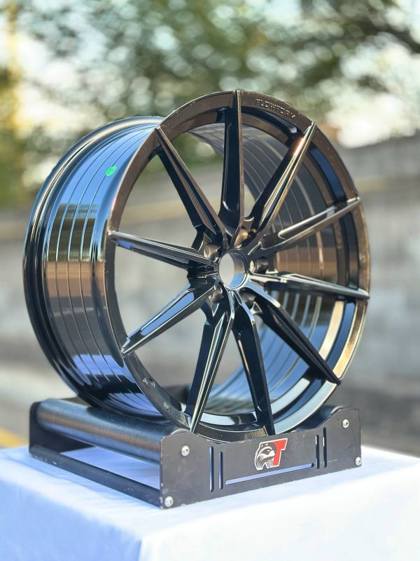 XF005	R20 10J	ET35	66,45	5x112	BLACK