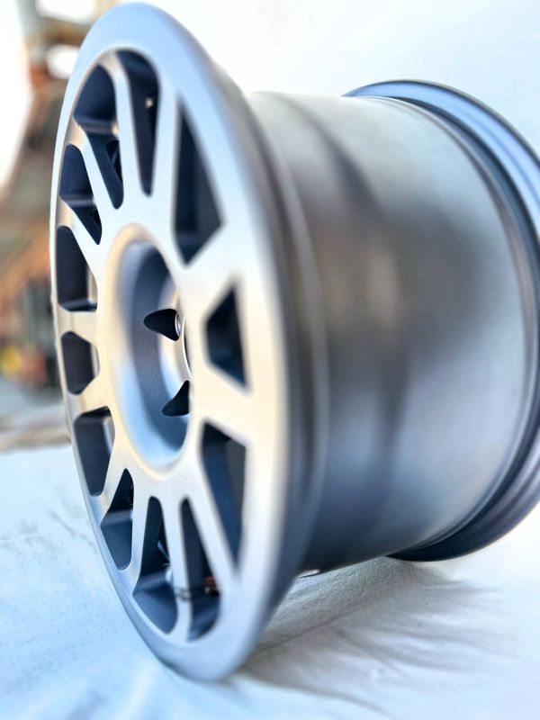 F6038	R16 8,5J	ET25	5x114,3	73,1	MATT GUN METALLIC